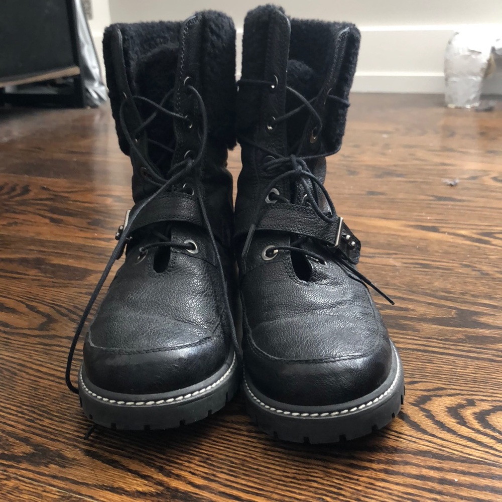 Stuart Weitzman black leather boot with sherpa